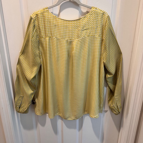 Woman's Silk Pattern Blouse, Yellow & Gray, Size 16R - Picture 9 of 10